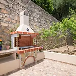 Avrochares Villa