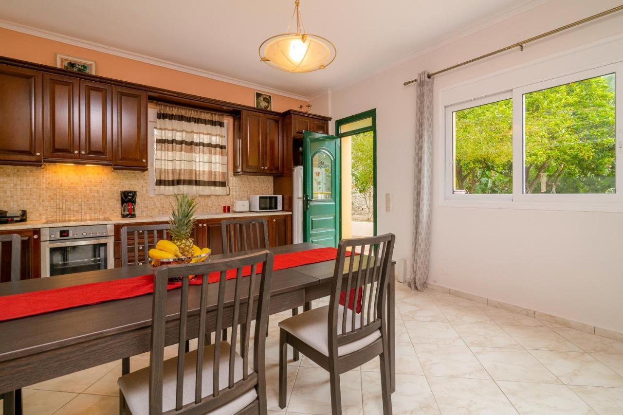 Villa Avrochares